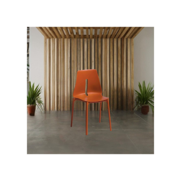 Länglicher Stuhl aus ziegelrotem Polypropylen für den Innen- und Außenbereich